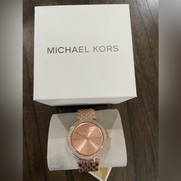 Michael Kors
Women's Darci Rose Gold-Tone Stainless Steel Bracelet Watch - Picture 4 of 5